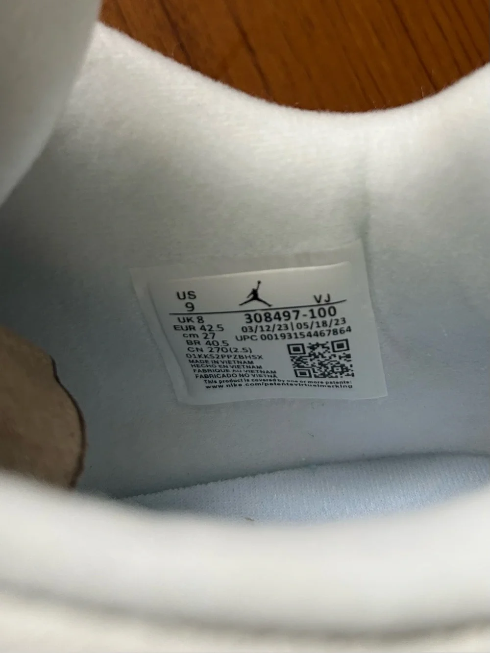 NIB Air Jordan White Leather Retro 4 Sneakers